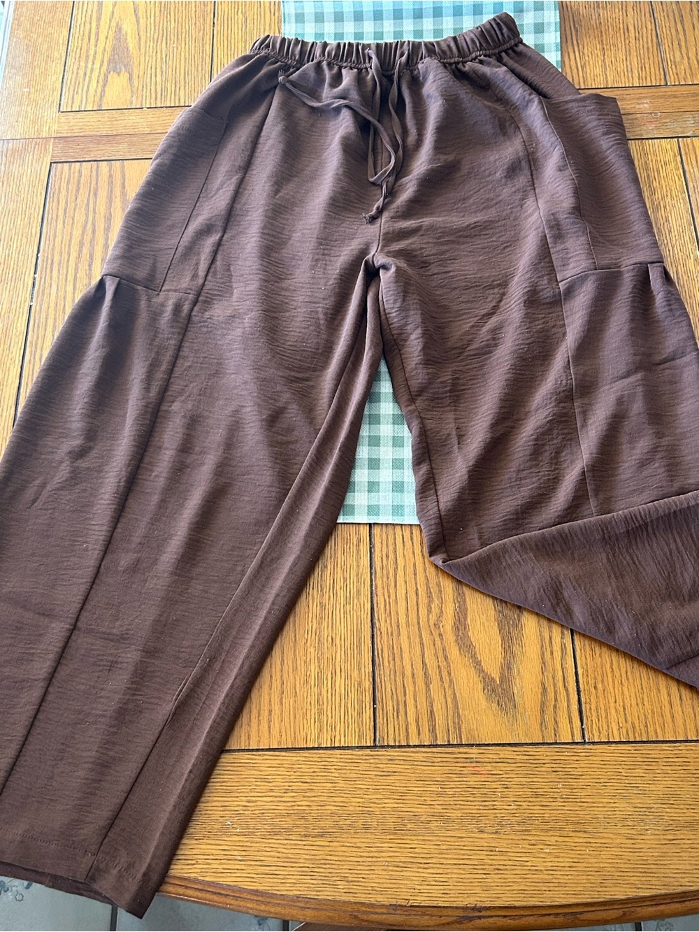Kissonic wide leg. 
Draw string loose, flowy palazzo harem pants with pockets.